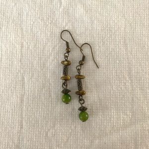 Simple gold and green bohemian earrings!! ❤️